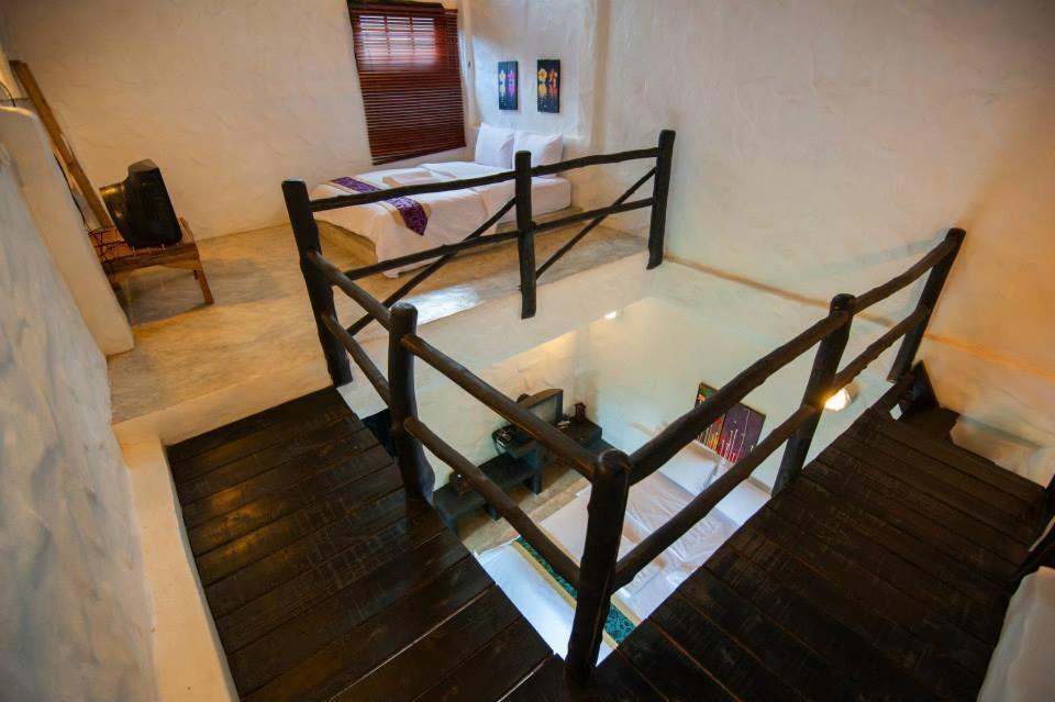 Baan Pong Tara Hotel Suan Phueng Exterior photo