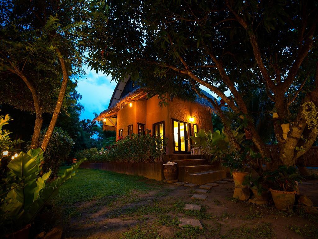 Baan Pong Tara Hotel Suan Phueng Room photo