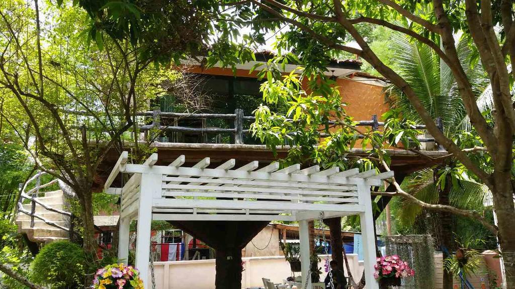 Baan Pong Tara Hotel Suan Phueng Exterior photo
