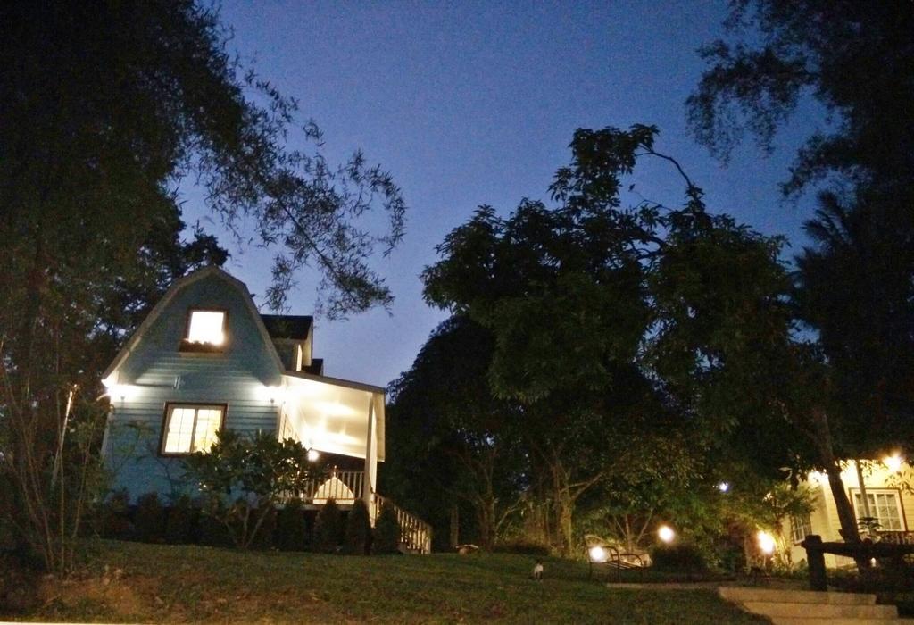 Baan Pong Tara Hotel Suan Phueng Exterior photo